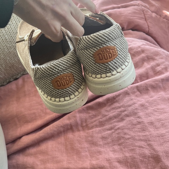 Hey Dude Wendy rise women’s Brown Loafers with White Laces - Picture 4 of 5